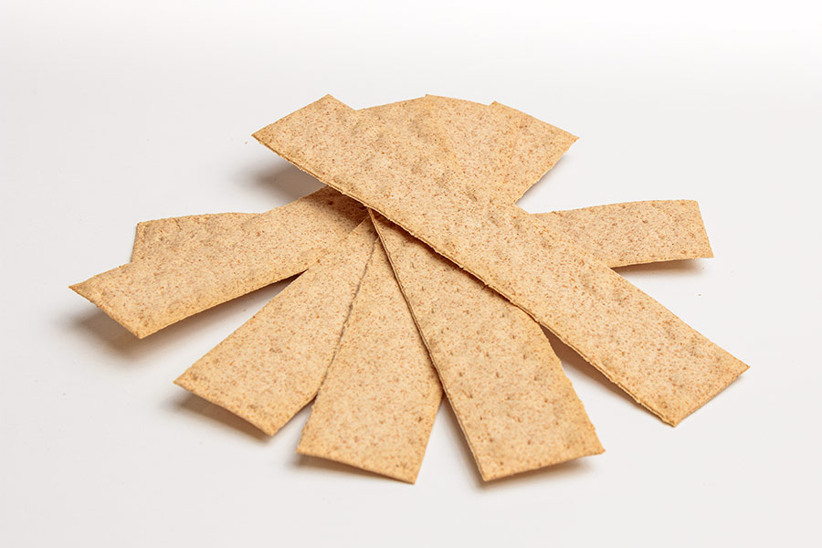 Crispy bread with olive oil and wholegrain flower 4