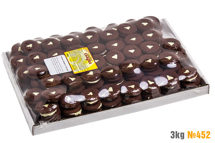 Dark sandwich cookies with vanilla cream 2